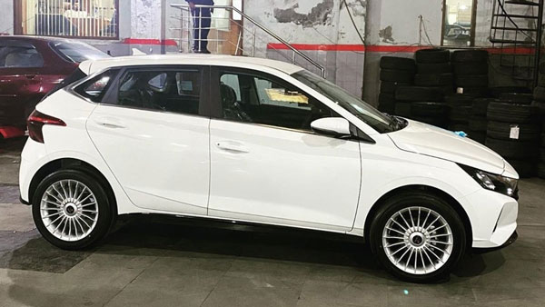 New Hyundai i20 Modification: नई हुंडई आई20 को मॉडिफाई कर लगवाया नया अलॉय, देखें