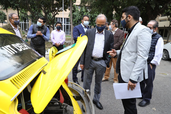 IIT Delhi Convert Vintage Beetle Into EV: आईआईटी दिल्ली ने विंटेज बीटल कार को ईवी में किया तब्दील