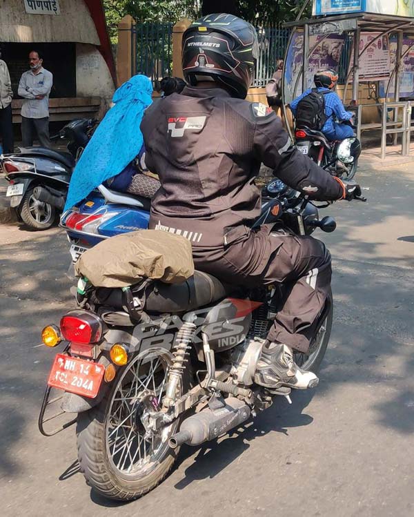 Kawasaki W175 Spied: कावासाकी डब्ल्यू175 टेस्टिंग करते आई नजर, अगले साल हो सकती है लॉन्च