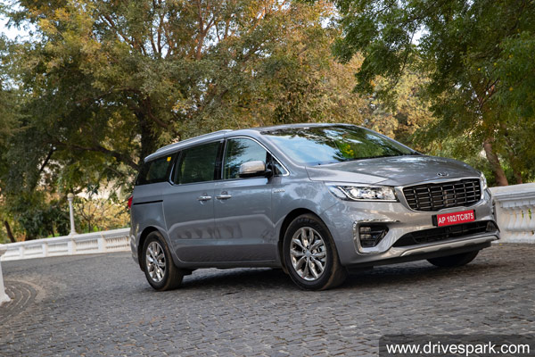 Kia Carnival Offers November 2020: किया कार्निवल पर मिल रही 2.5 लाख रुपये तक की छूट, जानें