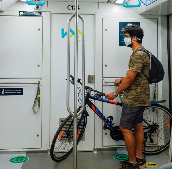 Bicycles In Kochi Metro: कोच्ची मेट्रो में ले जा सकते हैं बाइक, क्या दिल्ली में भी यह सुविधा हो शुरू?