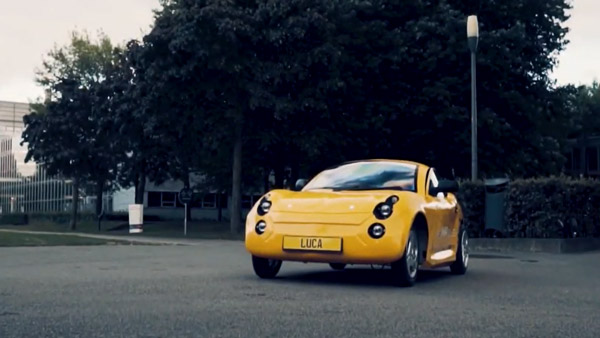 डच छात्रों ने बेकार कचरे से बनाई यह बेहतरीन इलेक्ट्रिक कार, देती है 220 किमी की रेंज