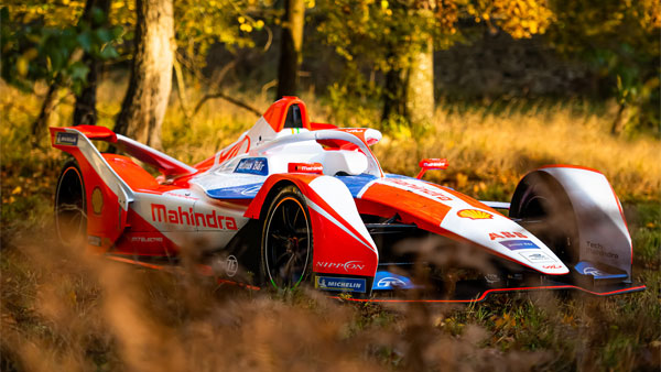 Mahindra M7 Electro Unveiled: फॉर्मूला ई-रेसिंग के लिए महिंद्रा ने उतारी इलेक्ट्रिक कार, जानें