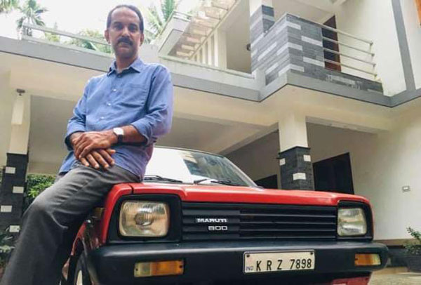 पिता को याद आई 13 साल पहले बेची गई मारुति 800, बेटे ने कर दिया जन्मदिन पर गिफ्ट पिता को याद आई 13 साल पहले बेची गई मारुति 800, बेटे ने कर दिया जन्मदिन पर गिफ्ट