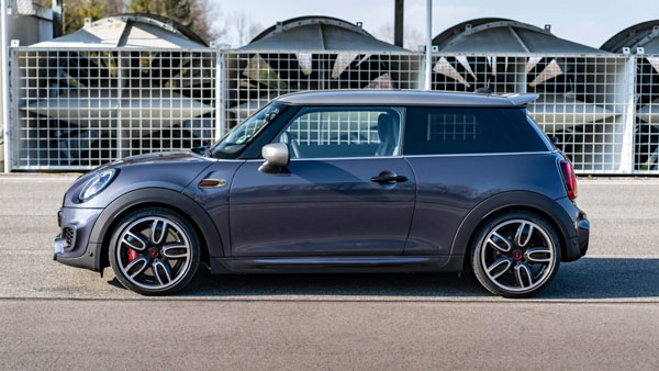 MINI John Cooper Works GP Edition: मिनी जॉन कूपर वर्क्स जीपी लिमिटेड एडिशन भारत में लॉन्च