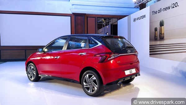 New Hyundai i20 Modification: नई हुंडई आई20 को मॉडिफाई कर लगवाया नया अलॉय, देखें