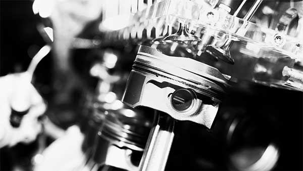 Car Engine Parts: कार के इंजन में लगे होतें हैं यह पार्ट्स, जानें