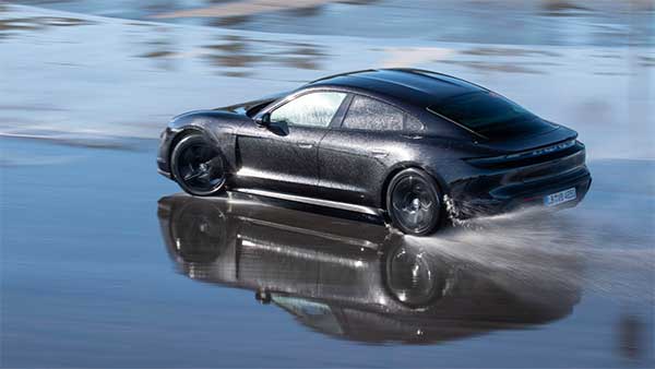 पोर्शे टायकन इलेक्ट्रिक ने बनाया ड्रिफ्टिंग में विश्व रिकॉर्ड, जानें पोर्शे टायकन इलेक्ट्रिक ने बनाया ड्रिफ्टिंग में विश्व रिकॉर्ड, जानें