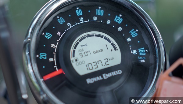 Royal Enfield Meteor 350 Review In Hindi: रॉयल एनफील्ड मिटिओर 350 रिव्यू: राइडिंग अनुभव, फीचर्स, सीटिंग, परफॉर्मेंस