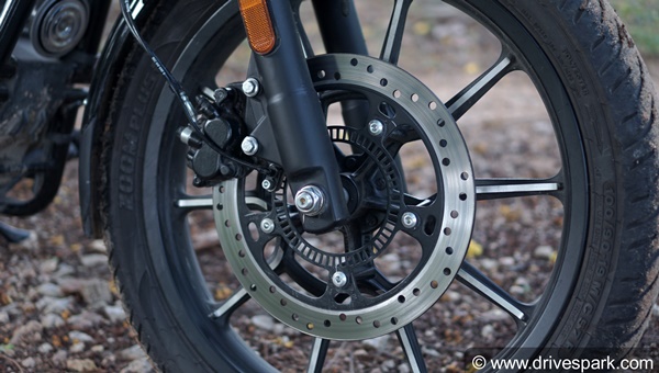 Royal Enfield Meteor 350 Review In Hindi: रॉयल एनफील्ड मिटिओर 350 रिव्यू: राइडिंग अनुभव, फीचर्स, सीटिंग, परफॉर्मेंस