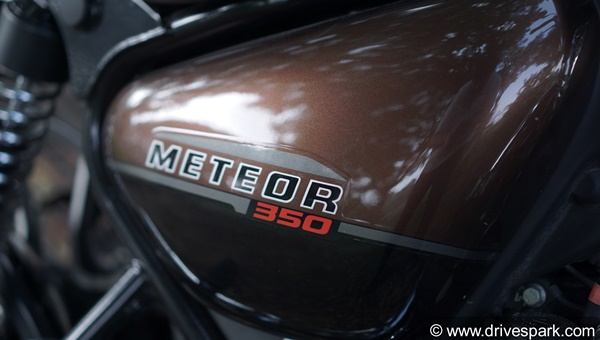 Royal Enfield Meteor 350 Review In Hindi: रॉयल एनफील्ड मिटिओर 350 रिव्यू: राइडिंग अनुभव, फीचर्स, सीटिंग, परफॉर्मेंस