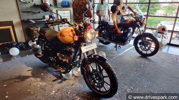 Royal Enfield Meteor 350 Delivery: रॉयल एनफील्ड मिटिओर 350 की डिलीवरी हुई शुरू, देखें तस्वीरें