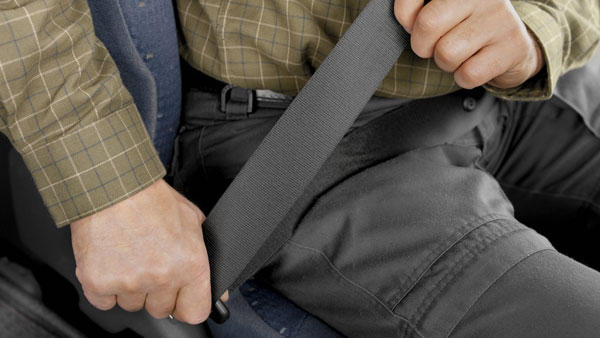 Active & Passive Safety Features: कार में क्या होते हैं एक्टिव और पैसिव सेफ्टी फीचर्स? जानें यहां