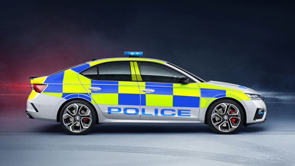 नई स्कोडा ऑक्टाविया आरएस यूके पुलिस बेड़े में हुई शामिल, जानें क्या हैं खूबियां