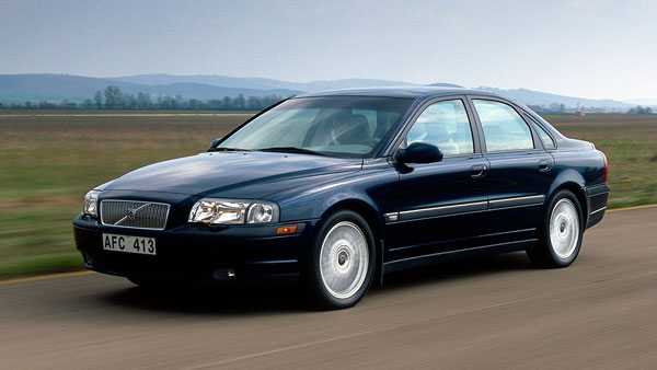 Volvo Recalls 54,000 Vehicles: वोल्वो ने 54 हजार वाहनों को वापस बुलाया, एयरबैग में है गड़बड़ी