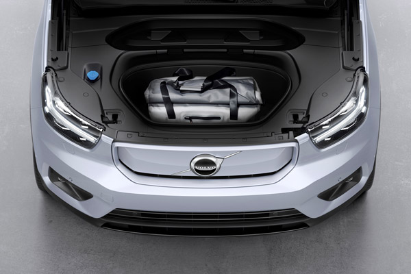 Volvo XC40 Recharge Electric Launch: वोल्वो एक्ससी40 रिचार्ज इलेक्ट्रिक 2021 में भारत में होगी लॉन्च, जानें