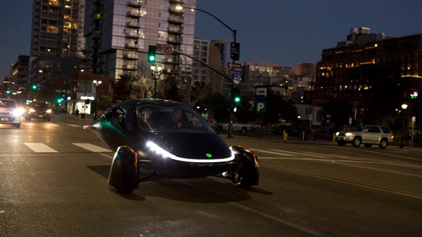 Electric Vehicle With Solar Charging: यूएस की स्टार्टअप कंपनी ने बनाई सोलर एनर्जी वाली कार, जानें रेंज