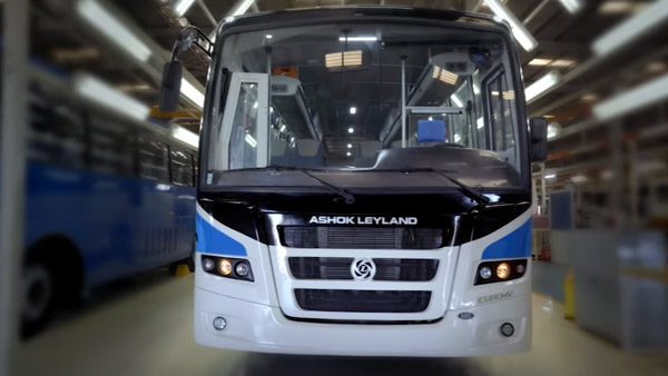 Ashok Leyland Introduced 2 Passenger Buses: अशोक लेलैंड ने सऊदी में पेश की दो पैसेंजर बसें, जानें