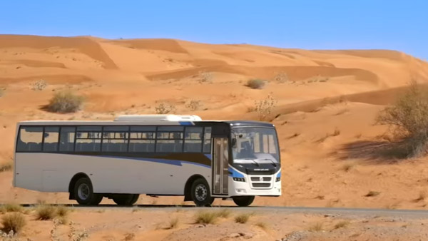 Ashok Leyland Introduced 2 Passenger Buses: अशोक लेलैंड ने सऊदी में पेश की दो पैसेंजर बसें, जानें
