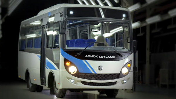 Ashok Leyland Introduced 2 Passenger Buses: अशोक लेलैंड ने सऊदी में पेश की दो पैसेंजर बसें, जानें