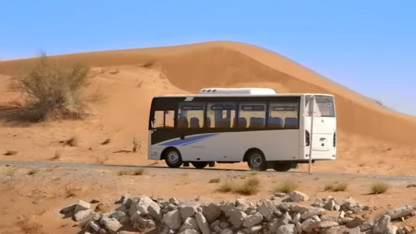 Ashok Leyland Introduced 2 Passenger Buses: अशोक लेलैंड ने सऊदी में पेश की दो पैसेंजर बसें, जानें