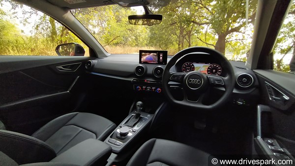 Audi Q2 Review (First Drive): ऑडी क्यू2 रिव्यू: माइलेज, फीचर्स, परफोर्मेंस, हैंडलिंग जानकारी