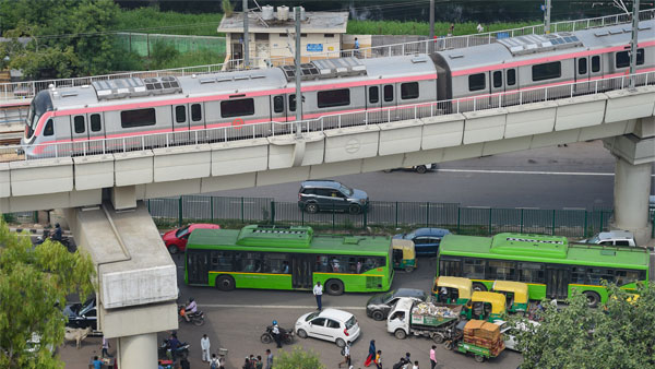 India’s First Driverless Train: प्रधान मंत्री नरेंद्र मोदी ने देश की पहली ड्राइवलेस ट्रेन का किया उद्घाटन India’s First Driverless Train: प्रधान मंत्री नरेंद्र मोदी ने देश की पहली ड्राइवलेस ट्रेन का किया उद्घाटन