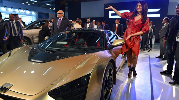 Car Designer Dilip Chhabria Arrested: कार डिजाईनर दिलीप छाबरिया को मुंबई पुलिस ने किया गिरफ्तार, जानें क्यों Car Designer Dilip Chhabria Arrested: कार डिजाईनर दिलीप छाबरिया को मुंबई पुलिस ने किया गिरफ्तार, जानें क्यों