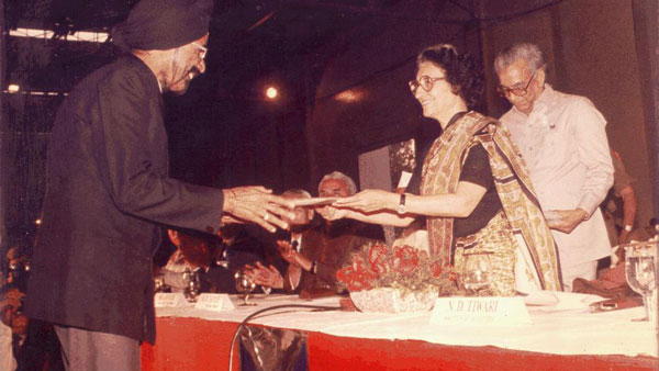 37th Year Of Maruti 800: इंदिरा गांधी ने 37 साल पहले डिलीवर की थी पहली मारुति 800