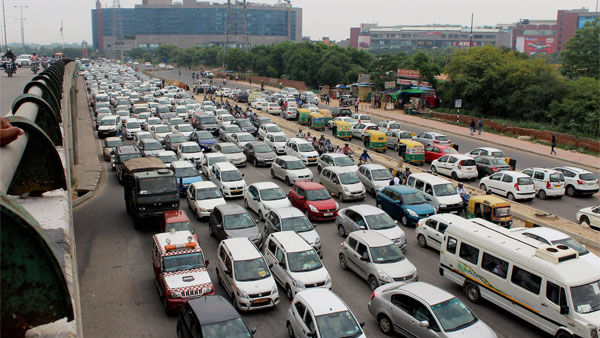 Gurugram Dips 55% Traffic Fines: गुरुग्राम में ट्रैफिक चालानों में आई 55 प्रतिशत की कमी, जानें वजह