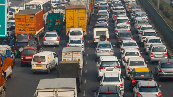 Gurugram Dips 55% Traffic Fines: गुरुग्राम में ट्रैफिक चालानों में आई 55 प्रतिशत की कमी, जानें वजह