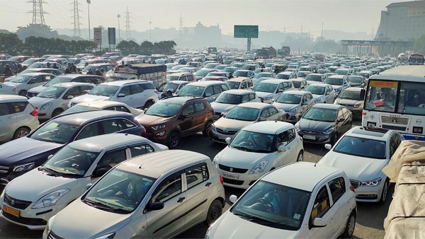 Gurugram Dips 55% Traffic Fines: गुरुग्राम में ट्रैफिक चालानों में आई 55 प्रतिशत की कमी, जानें वजह