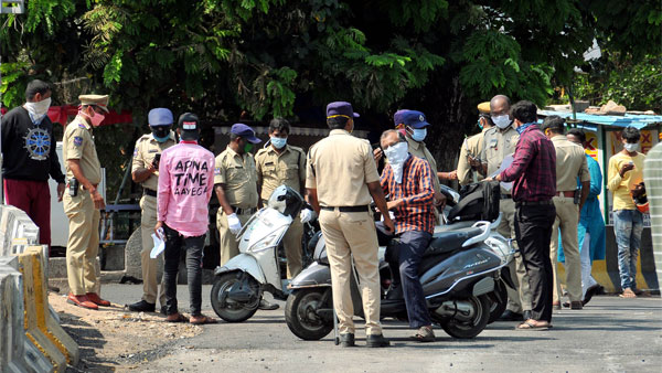 Abandoned Vehicles Auction: हैदराबाद पुलिस थानों में पड़े जब्त वाहनों की करेगी नीलामी