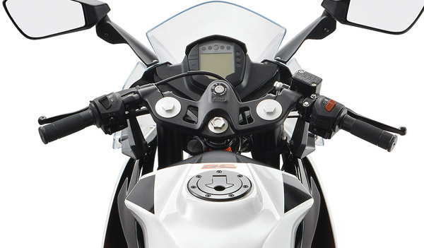 2021 KTM RC 200 Spotted: नई केटीएम आरसी 200 की तस्वीरें आईं सामने, अगले साल होगी लॉन्च