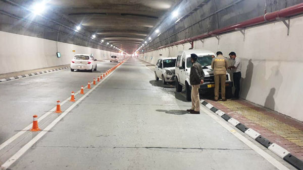 Record Vehicles Crosses Atal Tunnel: अटल टनल से एक दिन में सबसे अधिक 5,450 वाहन गुजरे, बना नया रिकॉर्ड Record Vehicles Crosses Atal Tunnel: अटल टनल से एक दिन में सबसे अधिक 5,450 वाहन गुजरे, बना नया रिकॉर्ड