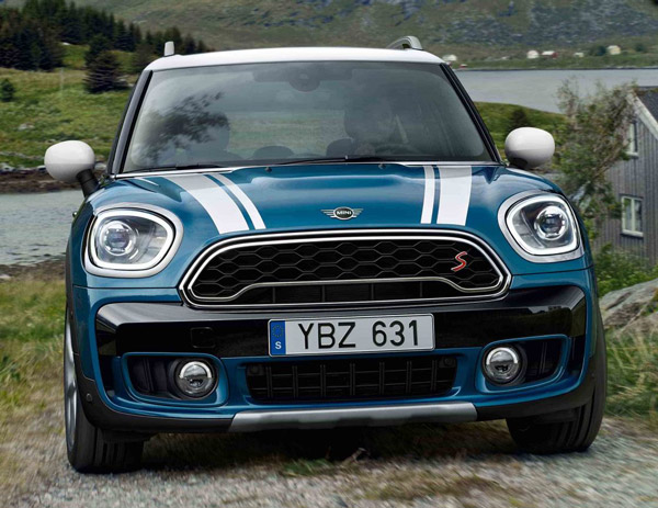 युवराज सिंह ने खरीदी 42 लाख की नई कार, सोशल मीडिया पर जाहिर की खुशी