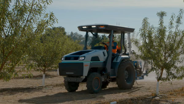 Monarch e-Tractor Unveiled: मोनार्क के इलेक्ट्रिक ट्रैक्टर का हुआ खुलासा, पहला सेल्फ-ड्रिवेन ट्रैक्टर