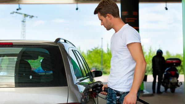 Norman Vs Premium Fuel: नार्मल या प्रीमियम पेट्रोल, जानें कौन सा फ्यूल आपकी गाड़ी के लिए है बेस्ट