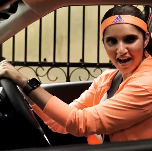 Sania Mirza Drives Hyundai Venue: सानिया मिर्जा ने लिया हुंडई वेन्यू आईएमटी का मजा, देखें वीडियो