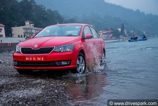 Skoda To Hike Car Price: स्कोडा की कार नए साल से होगी महंगी, जानें कितनी बढ़ेगी कीमत