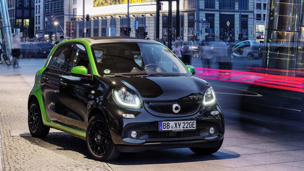 Smart ForFour Hatchback Spotted: स्मार्ट फॉरफोर हैचबैक भारत में आई नजर, क्या होगी भारत में लॉन्च