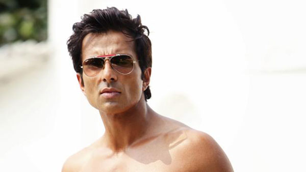 Sonu Sood To Gift e-Rickshaws To Needy: सोनू सूद जरूरतमंदों को तोहफे में देंगे ई-रिक्शा, जानें