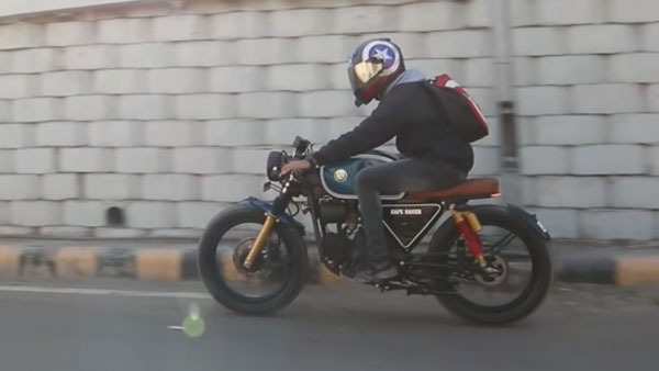Hero Splendor Modification: हीरो स्प्लेंडर को मॉडिफाई कर बनाया बीएमडब्ल्यू कैफे रेसर, देखें वीडियो