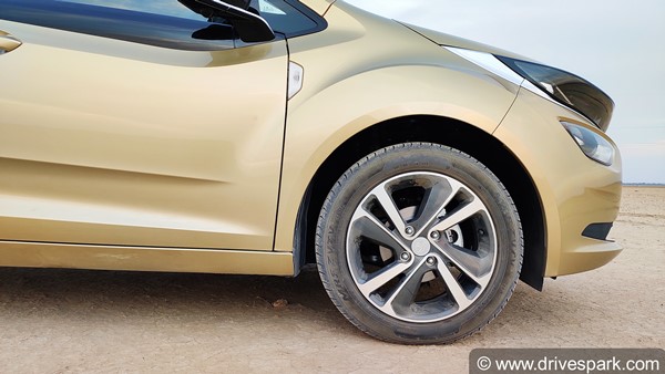 Tata Altroz Turbo-Petrol Launch: टाटा अल्ट्रोज टर्बो-पेट्रोल 13 जनवरी को होगी भारत में लॉन्च