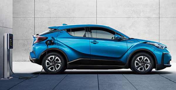 Toyota New Electric SUV Teased: टोयोटा ने नई इलेक्ट्रिक एसयूवी का टीजर किया जारी, जल्द होगी लॉन्च