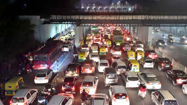 Alternative Route To Delhi: प्रदर्शन के दौरान ऐसे पहुंचे दिल्ली, पुलिस ने बताया वैकल्पिक मार्ग Alternative Route To Delhi: प्रदर्शन के दौरान ऐसे पहुंचे दिल्ली, पुलिस ने बताया वैकल्पिक मार्ग