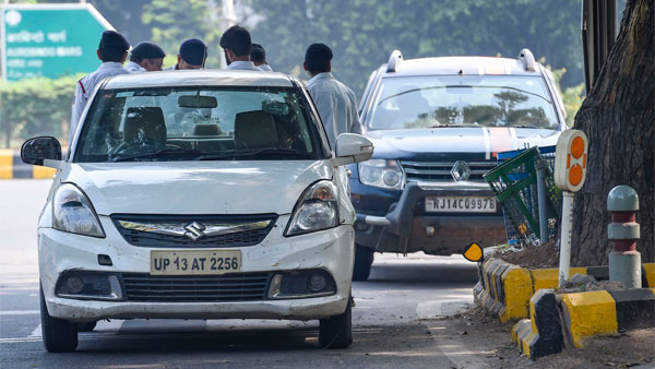 HSRP Waiting Period In Delhi: अब दिल्ली में नए नंबर प्लेट के लिए करना होगा 4 महीनों का इंतजार, जानें