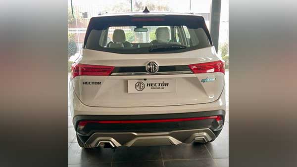 MG Hector Facelift: एमजी हेक्टर फेसलिफ्ट लाॅन्च के पहले डीलरशिप पर दिखी, जानें कार में क्या है नया