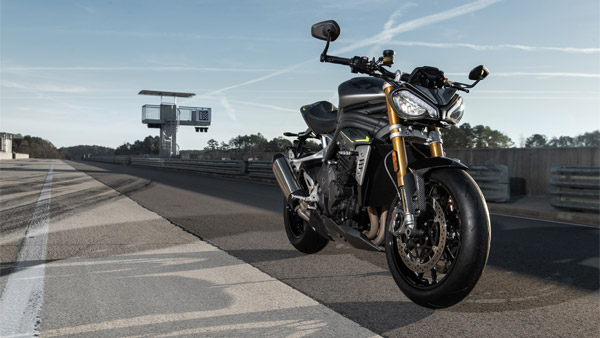 New Triumph Speed Triple 1200 RS Launched: नई ट्रायम्फ स्पीड ट्रिपल 1200 आरएस हुई लाॅन्च, जानें फीचर्स