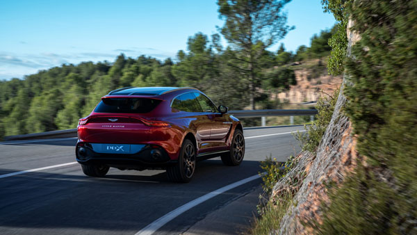 Aston Martin DBX Launched: एस्‍टन मार्टिन डीबीएक्स भारत में हुई लॉन्च, सिर्फ 4.5 सेकंड में छूती है 100 की स्पीड